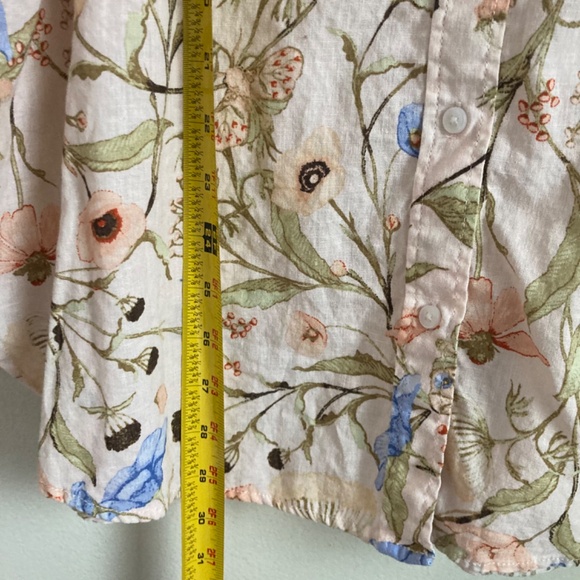 H&M women’s floral linen blend button up shirt - Picture 6 of 7